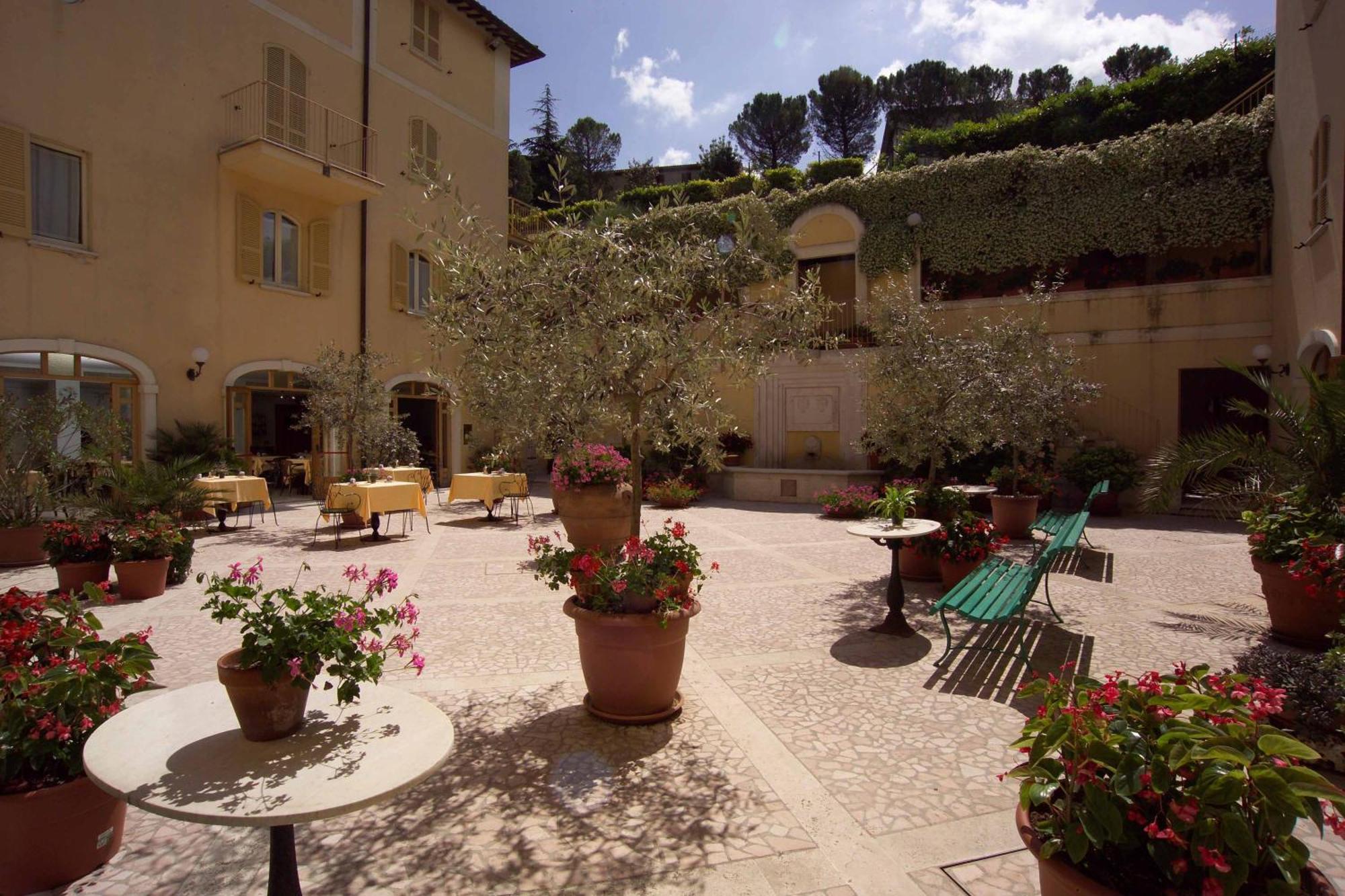 Hotel San Luca Spoleto Exterior foto